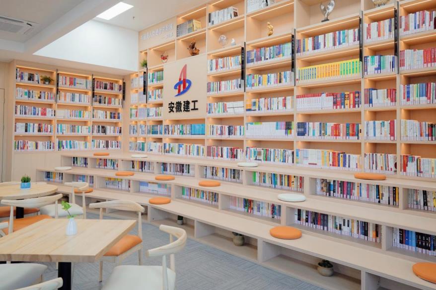 “书香欢迎光临888集团”阅览室。。。。。。。欢迎光临888集团供图